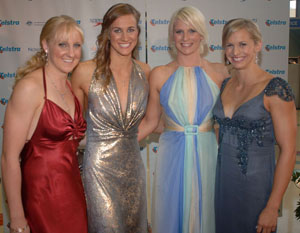 4x100m medley relay golden girls 2006 photo delly carr sal.jpg